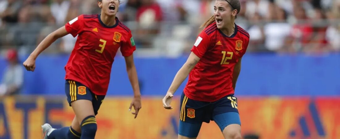 Chicago assina com a estrela espanhola Leila Ouahabi para um contrato de 3 anos