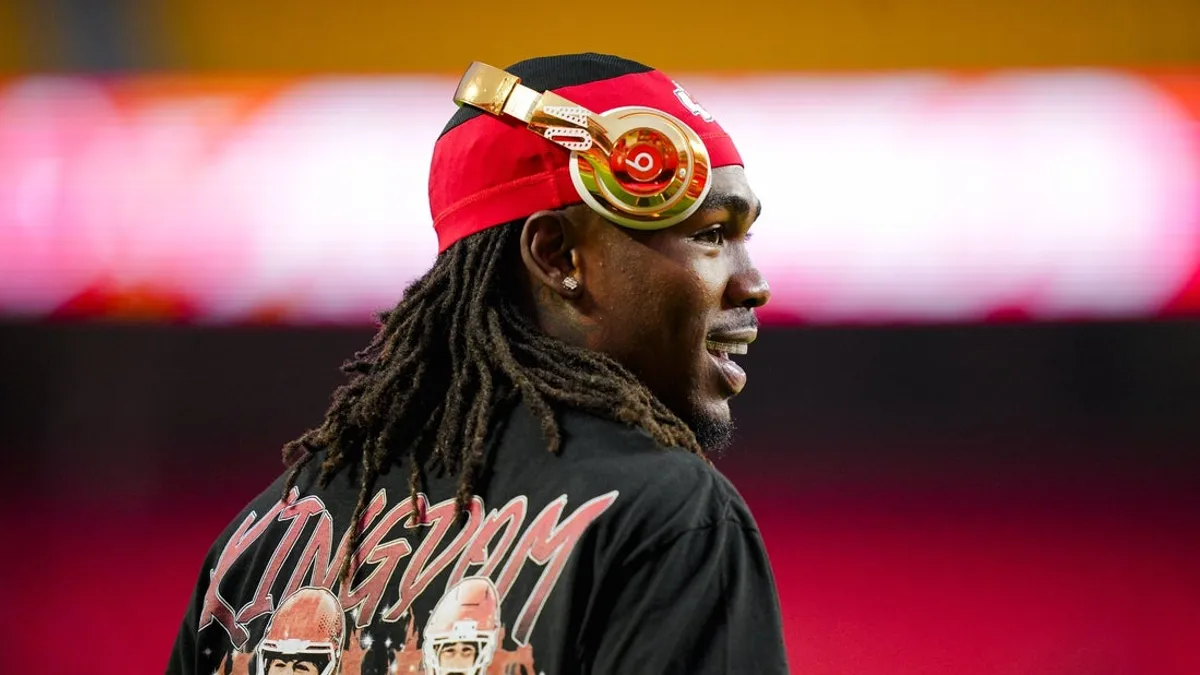 Chiefs WR Rashee Rice é libertado após 30 dias de prisão