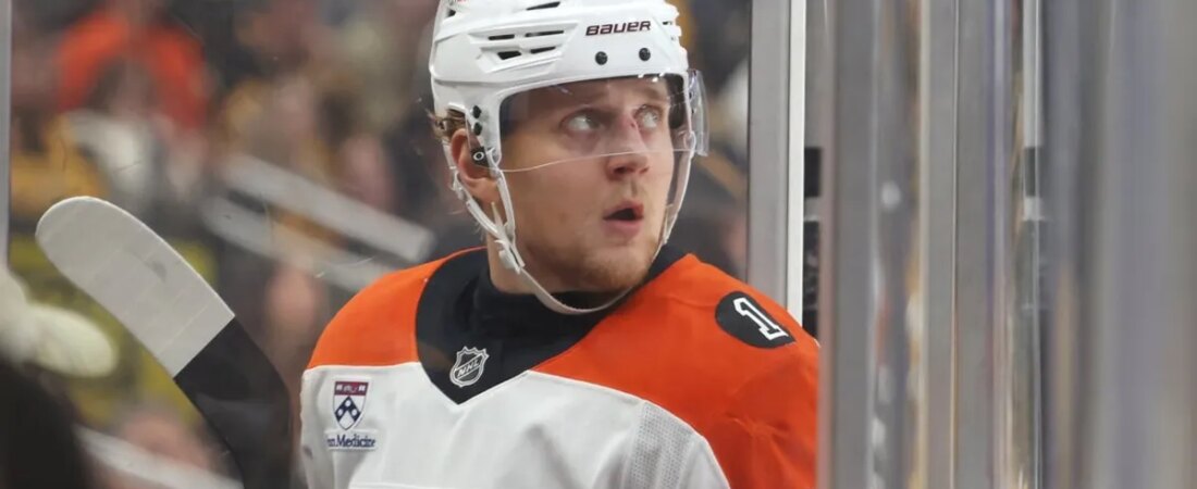Flyers e Maple Leafs trocam goleiros e defensores