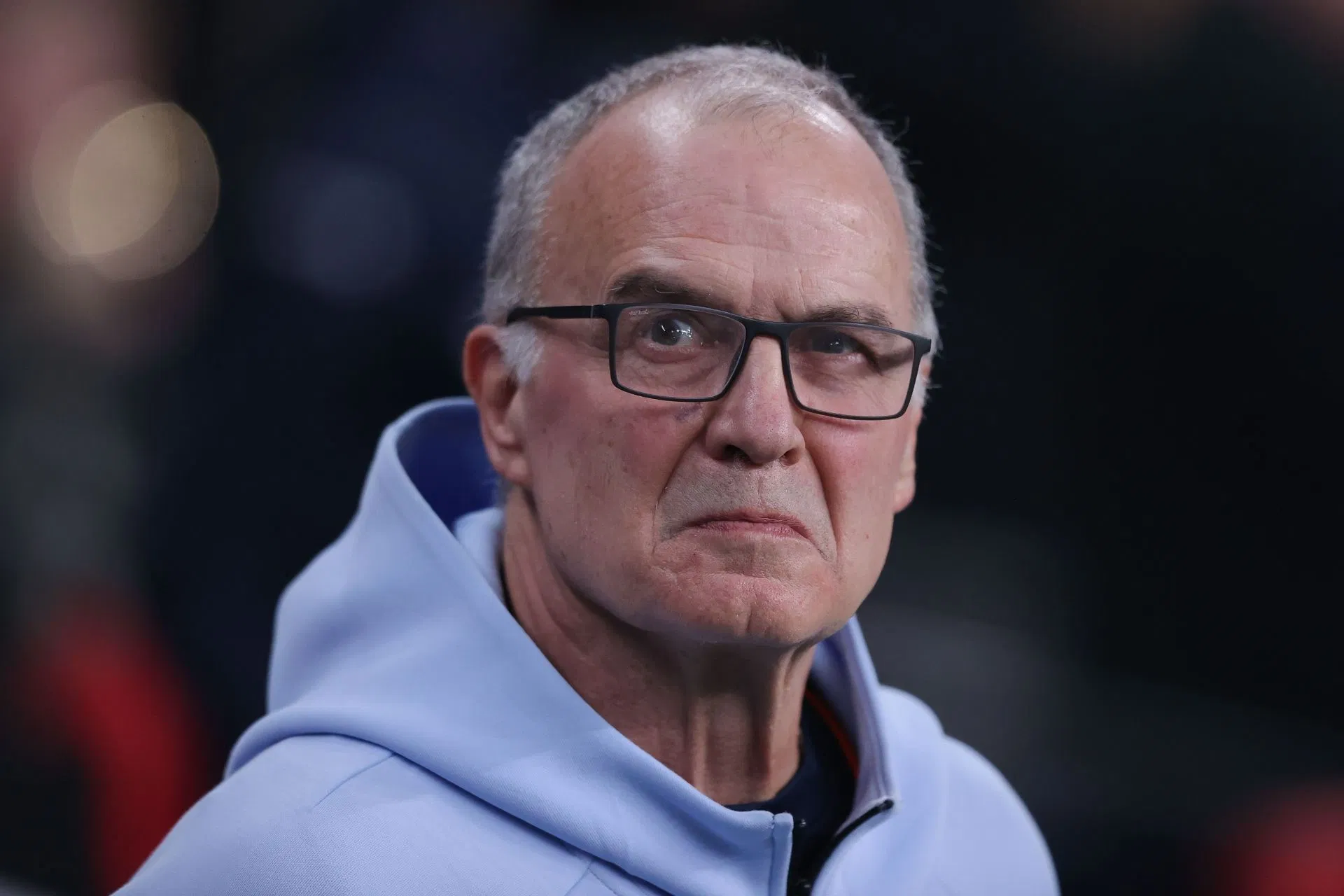 “Não sou modelo” – o técnico do Uruguai, Marcelo Bielsa, responde diretamente quando questionado por que não posou para retratos da Copa do Mundo da FIFA