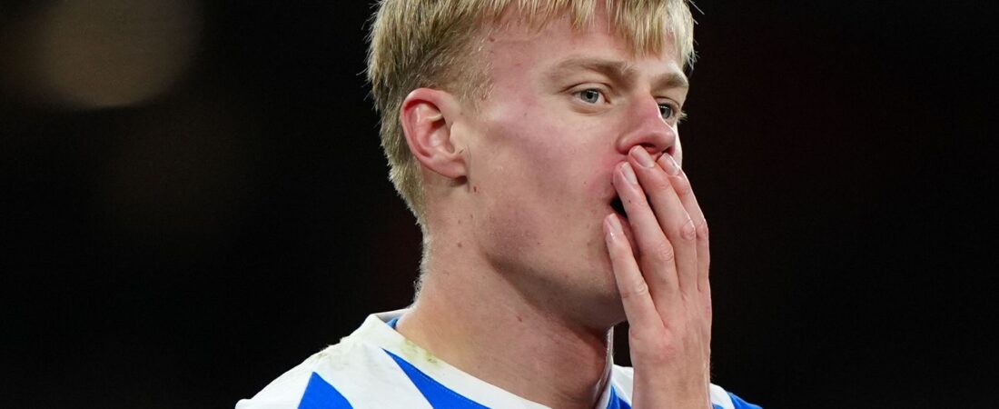 Jan Paul van Hecke: Tottenham fecha acordo para zagueiro do Brighton no valor de £ 52 milhões | Notícias de futebol