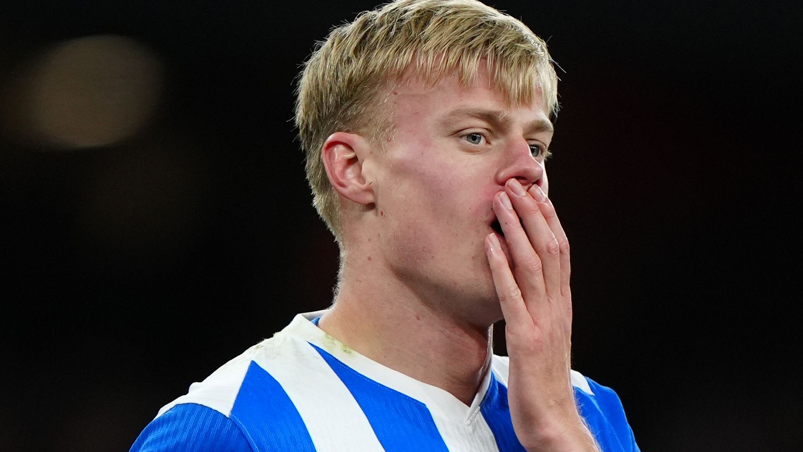 Jan Paul van Hecke: Tottenham fecha acordo para zagueiro do Brighton no valor de £ 52 milhões | Notícias de futebol